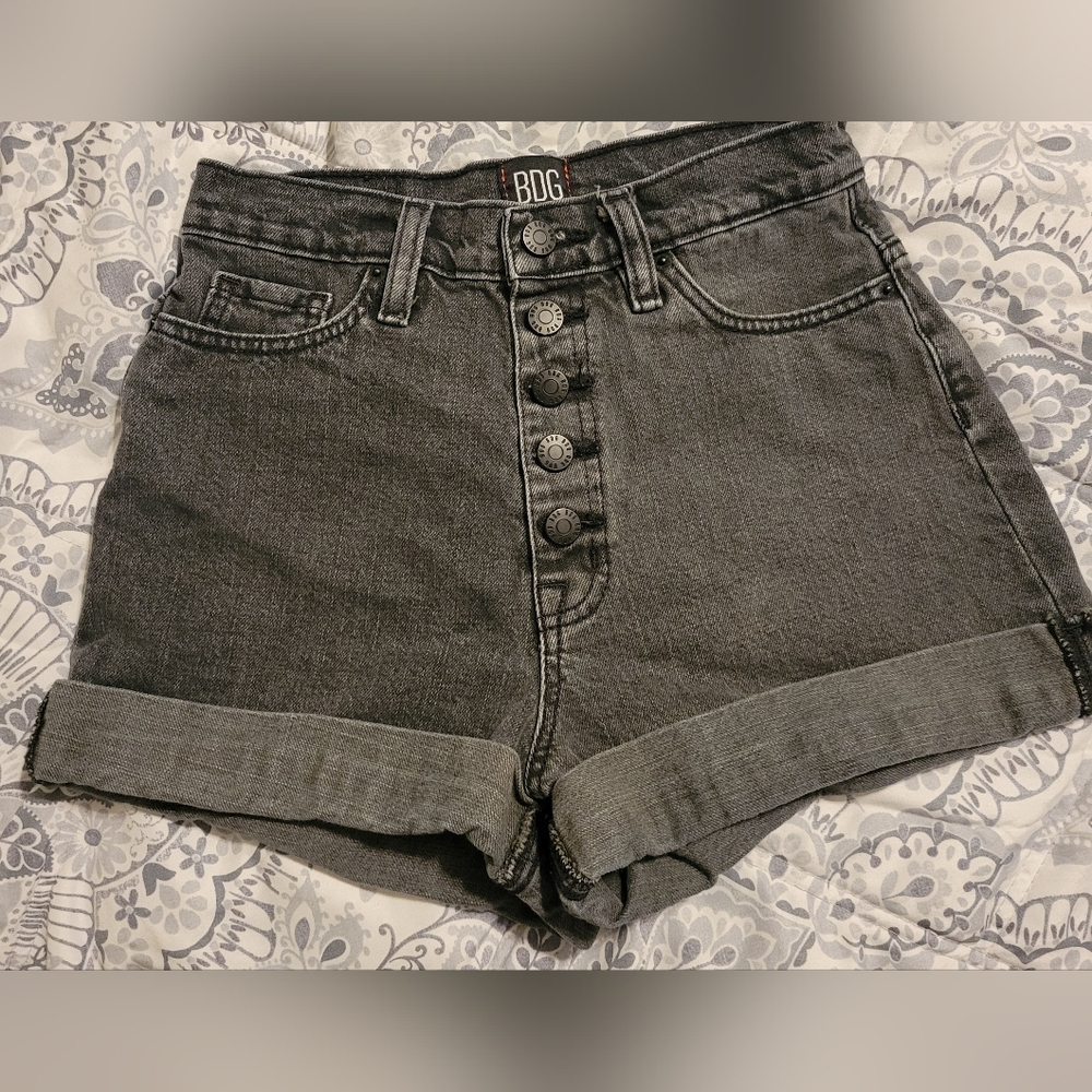 BDG Urban Outfitters Mom High Rise Denim Jean Shorts Sz 25 Button Fly